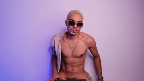 Axel online show from June 4, 5:02 am