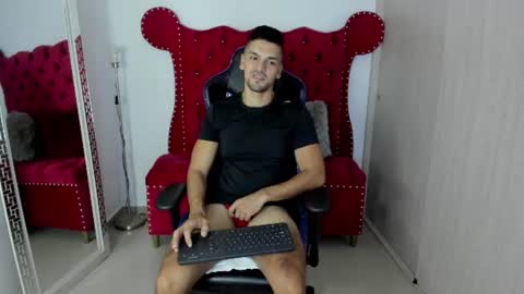 Axel online show from July 23, 10:45 am