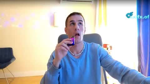 Axl online show from March 12, 10:34 am