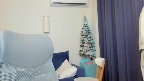 Axl online show from January 11, 4:27 am