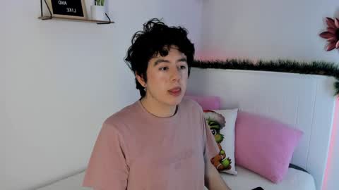 Esteban  online show from December 7, 1:51 pm