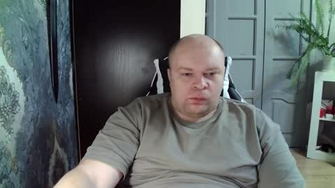 basi_look online show from February 24, 5:32 am