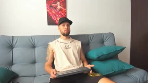 bastianwatson10 online show from March 12, 4:56 pm