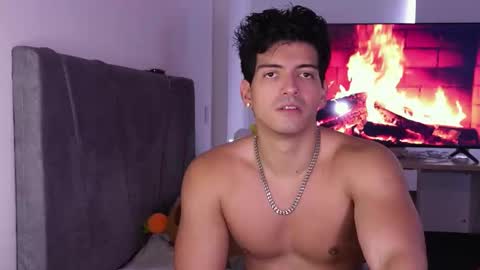 Valentino online show from February 20, 9:05 pm