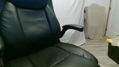 Snapshot of bbrown987654 chatting on January 10, 3:48 pm ofans texasguy1 online show from January 10, 3:48 pm