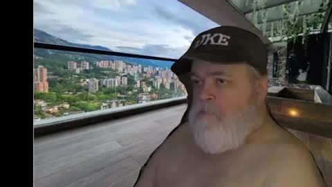 Dookie online show from December 11, 11:10 pm