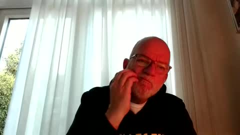 Snapshot of beardman916444 chatting on October 26, 6:59 am Beardman online show from October 26, 6:59 am