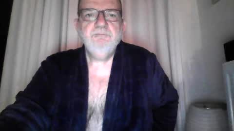 Snapshot of beardman916444 chatting on January 11, 6:24 am Beardman online show from January 11, 6:24 am