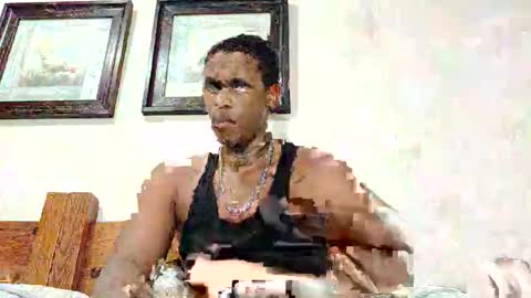 Snapshot of bedroom_gangster chatting on October 30, 1:56 pm Frank online show from October 30, 1:56 pm