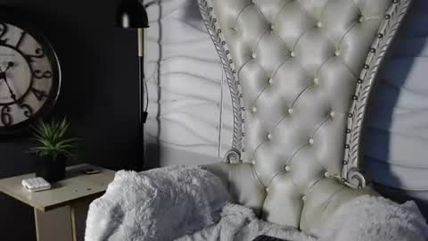 independent model online show from July 27, 12:28 am