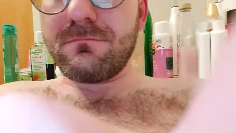 Snapshot of ben00189 chatting on December 2, 6:41 pm ben00189 online show from December 2, 6:41 pm