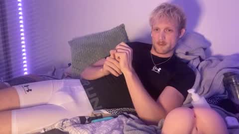 bendoverxo online show from February 24, 2:45 am