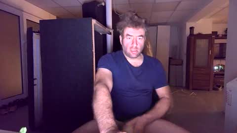 Snapshot of bengi1984 chatting on October 19, 11:19 pm Robert  1984 online show from October 19, 11:19 pm