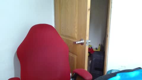 benjamin_isaac online show from December 3, 12:33 pm