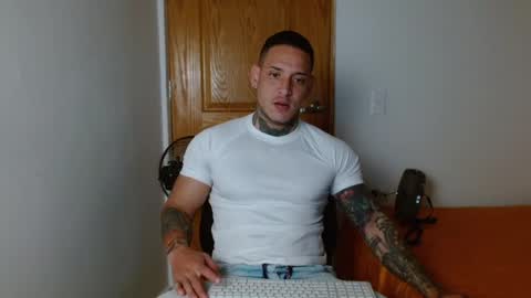 Snapshot of benjamin_isaac chatting on February 25, 11:55 pm benjamin_isaac online show from February 25, 11:55 pm