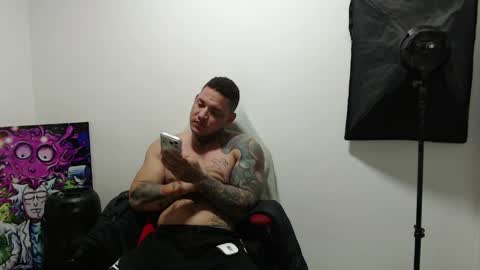 benjamin_isaac online show from June 5, 12:22 pm