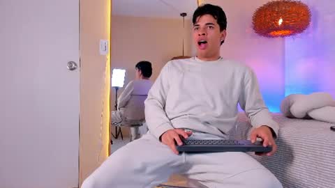 BENJAMIN online show from July 12, 3:52 am