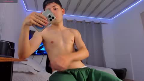 Benji Andrew     -   JOIN MY FAN CLUB online show from July 8, 11:31 pm