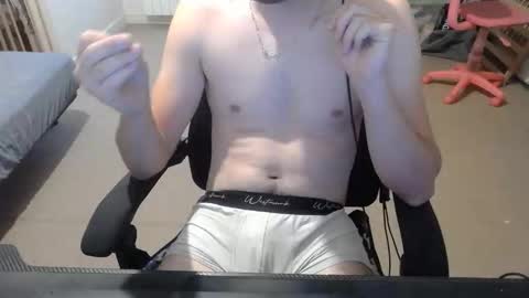 Snapshot of benjifrenchifirst chatting on October 24, 4:42 pm Benjifrenchi online show from October 24, 4:42 pm