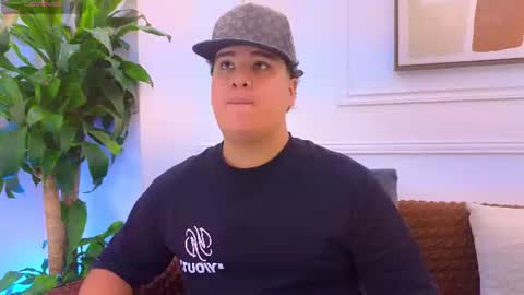 bennett_alejoo online show from July 27, 6:37 pm