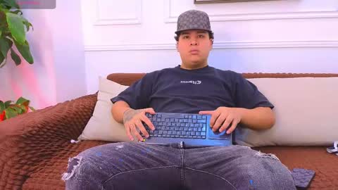 bennett_alejoo online show from May 27, 7:00 pm