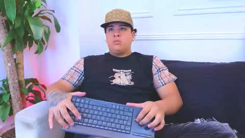 bennett_alejoo online show from February 10, 7:07 pm