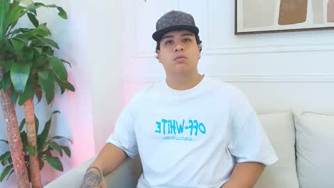 bennett_alejoo online show from December 4, 6:48 pm