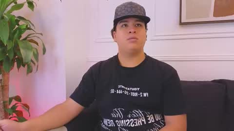 bennett_alejoo online show from February 9, 6:56 pm