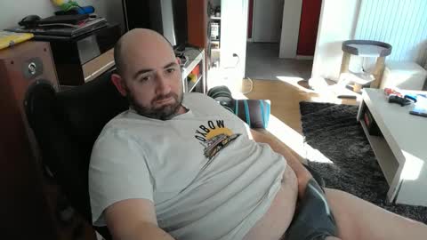 Snapshot of bennn54 chatting on February 1, 12:58 pm Ben online show from February 1, 12:58 pm