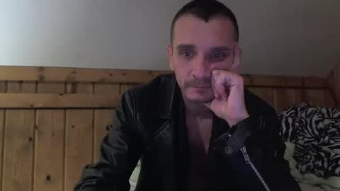 benny and innocentvixon online show from December 17, 11:33 pm