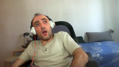 Snapshot of bentish chatting on October 20, 7:45 am bentish online show from October 20, 7:45 am