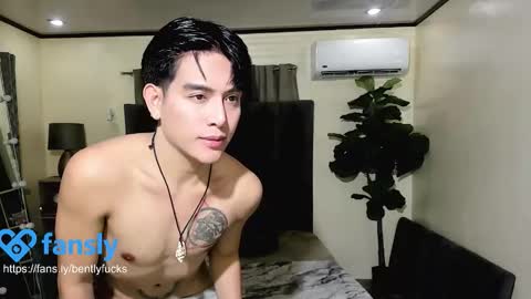 bentlyfuck online show from January 11, 8:23 pm