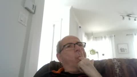 bernard1102 online show from April 5, 7:43 pm