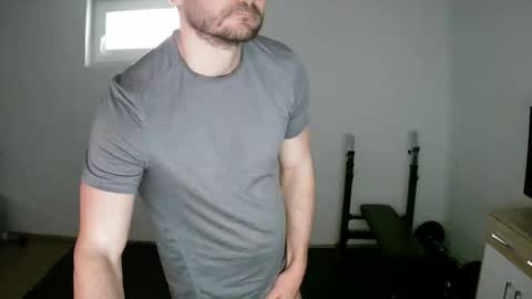 hot ice online show from April 20, 10:18 am