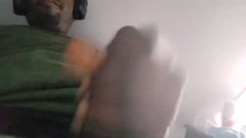 Snapshot of bi582945 chatting on September 10, 10:08 pm bi582945 online show from September 10, 10:08 pm