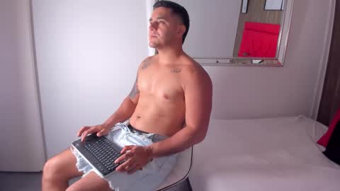 Tylerr online show from September 19, 8:19 pm