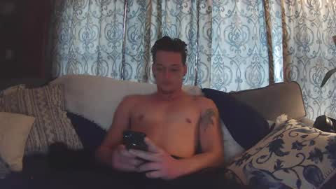 Snapshot of bigdaddycumz chatting on January 8, 9:12 pm Bigdaddycumz online show from January 8, 9:12 pm