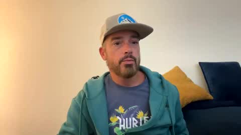 Snapshot of biggin10inch chatting on September 18, 1:07 am Gavin online show from September 18, 1:07 am