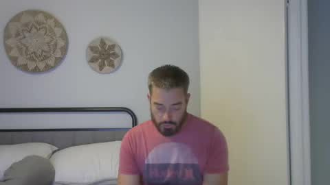 Snapshot of biggin10inch chatting on December 16, 1:32 pm Gavin online show from December 16, 1:32 pm