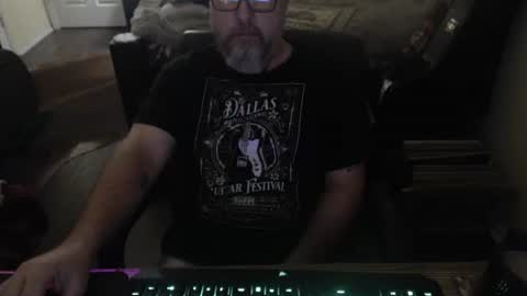 bighugmugg online show from May 15, 11:18 am