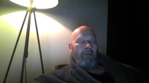 Snapshot of bigmike3339 chatting on March 4, 5:53 am bigmike3339 online show from March 4, 5:53 am