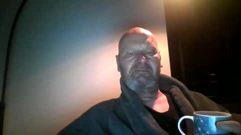 Snapshot of bigmike3339 chatting on December 31, 5:44 am bigmike3339 online show from December 31, 5:44 am