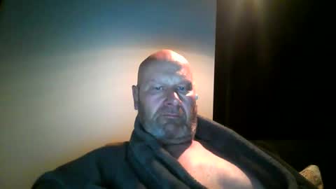 Snapshot of bigmike3339 chatting on December 3, 6:03 am bigmike3339 online show from December 3, 6:03 am