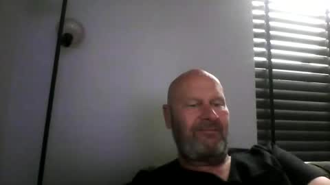 Snapshot of bigmike3339 chatting on October 6, 10:09 am bigmike3339 online show from October 6, 10:09 am