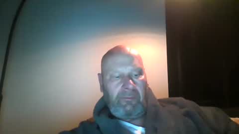 Snapshot of bigmike3339 chatting on February 15, 5:30 am bigmike3339 online show from February 15, 5:30 am