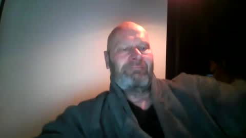 Snapshot of bigmike3339 chatting on January 22, 7:14 am bigmike3339 online show from January 22, 7:14 am
