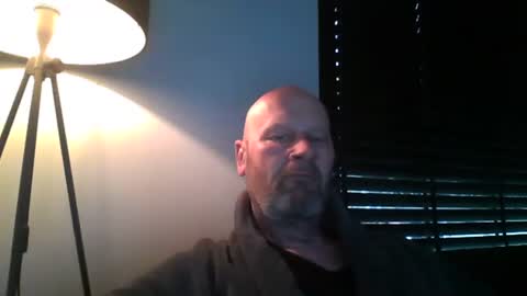 Snapshot of bigmike3339 chatting on February 26, 7:31 am bigmike3339 online show from February 26, 7:31 am