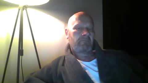 Snapshot of bigmike3339 chatting on March 10, 5:43 am bigmike3339 online show from March 10, 5:43 am