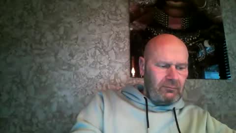 Snapshot of bigmike3339 chatting on December 2, 1:44 pm bigmike3339 online show from December 2, 1:44 pm