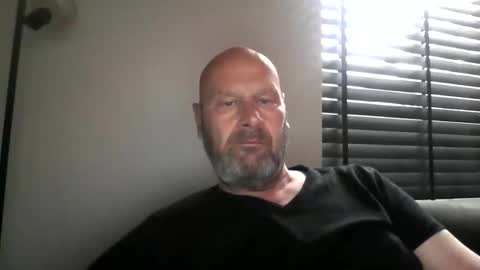 Snapshot of bigmike3339 chatting on September 18, 7:32 am bigmike3339 online show from September 18, 7:32 am